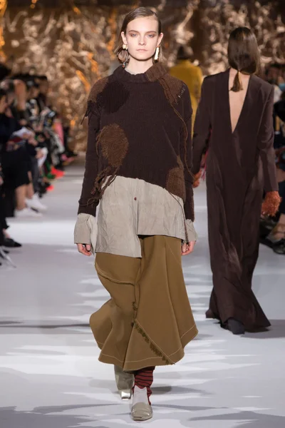 Look 13
